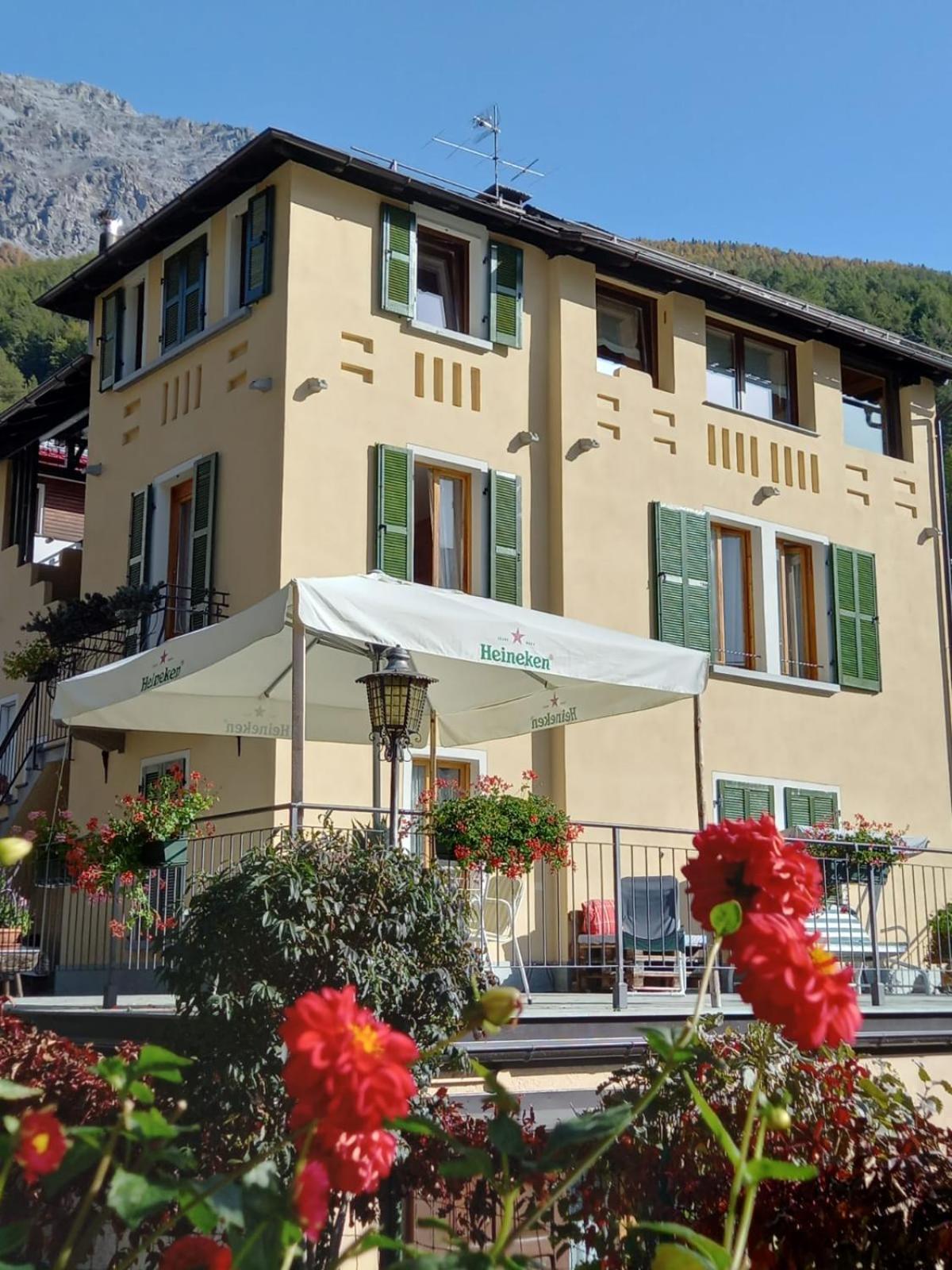 Appartamenti Via Monte Braulio 19 Bormio Luaran gambar