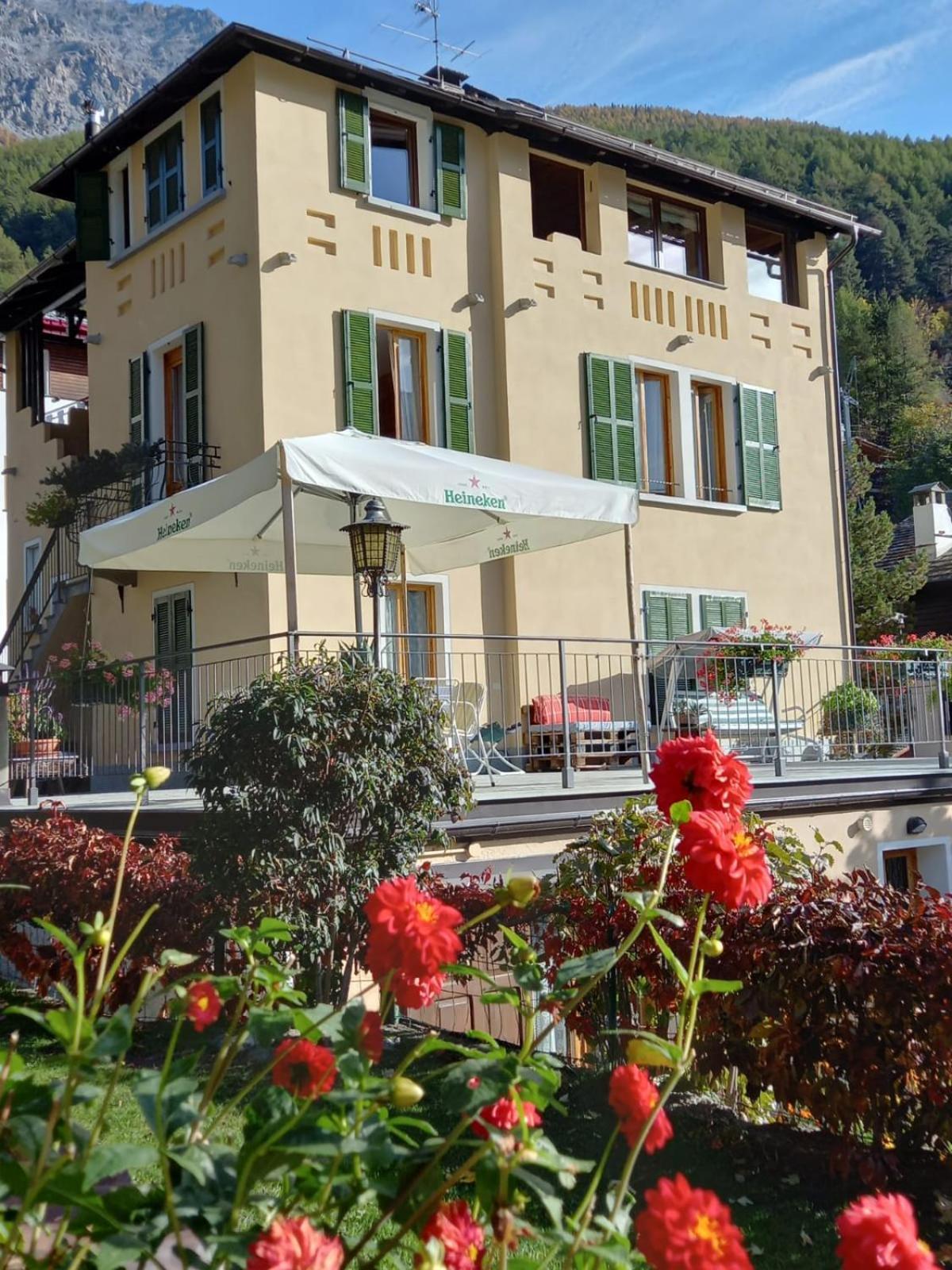 Appartamenti Via Monte Braulio 19 Bormio Luaran gambar