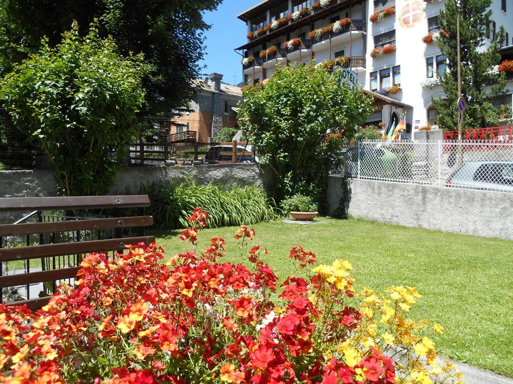 Appartamenti Via Monte Braulio 19 Bormio Luaran gambar